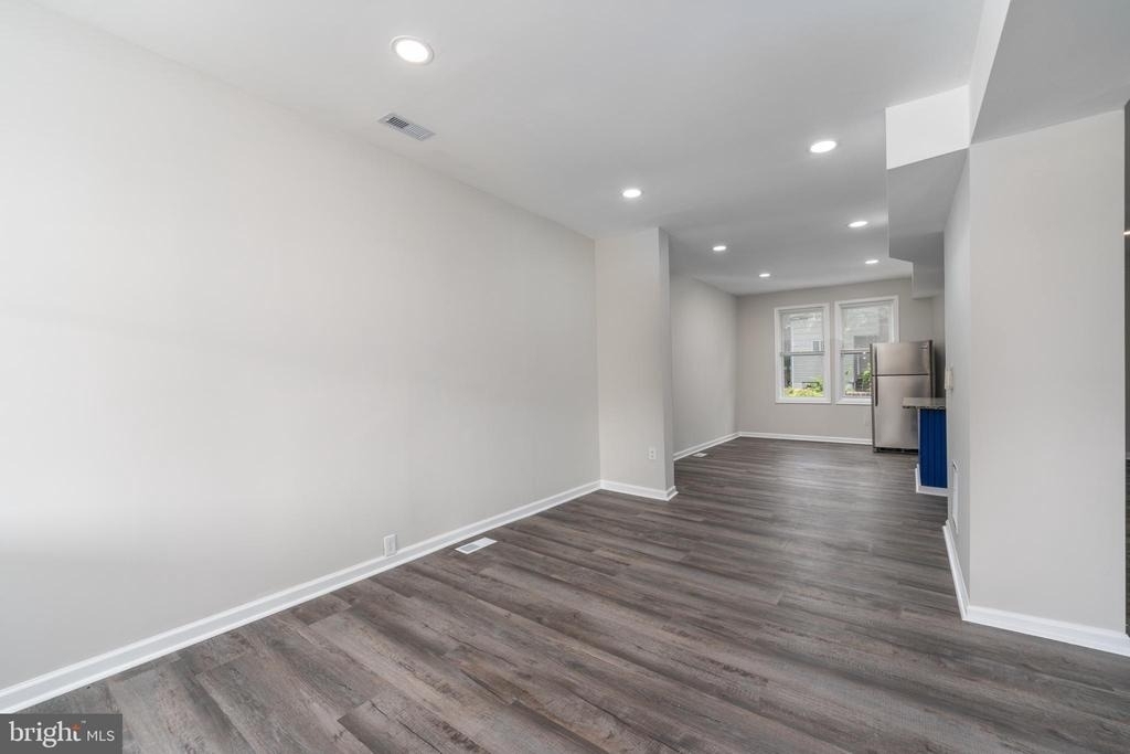 2626 Oswego Avenue - Photo 12