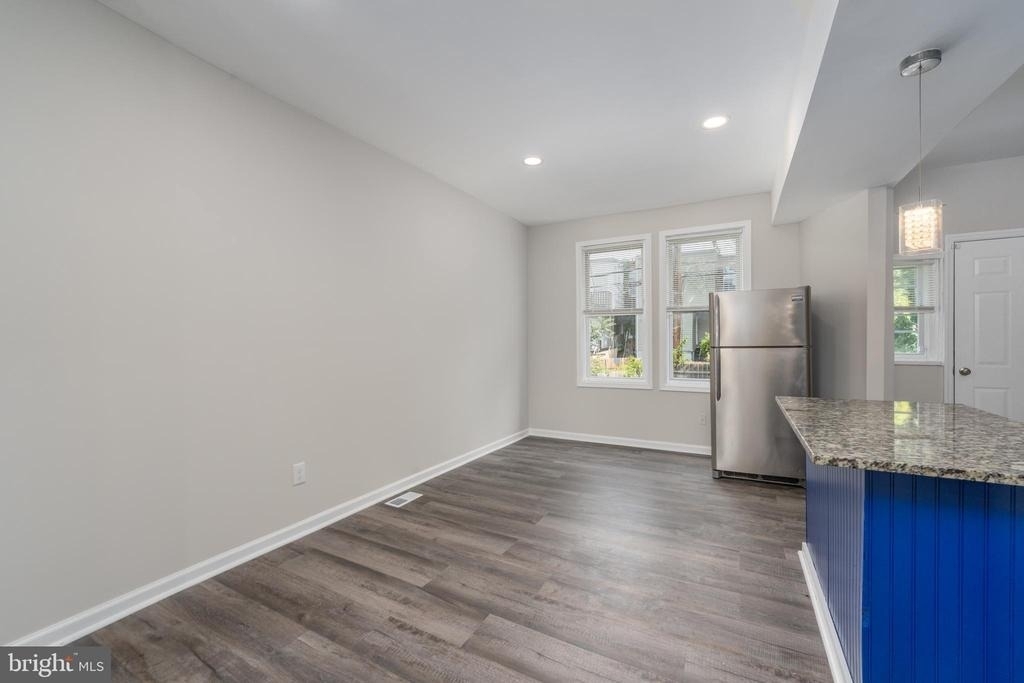 2626 Oswego Avenue - Photo 6