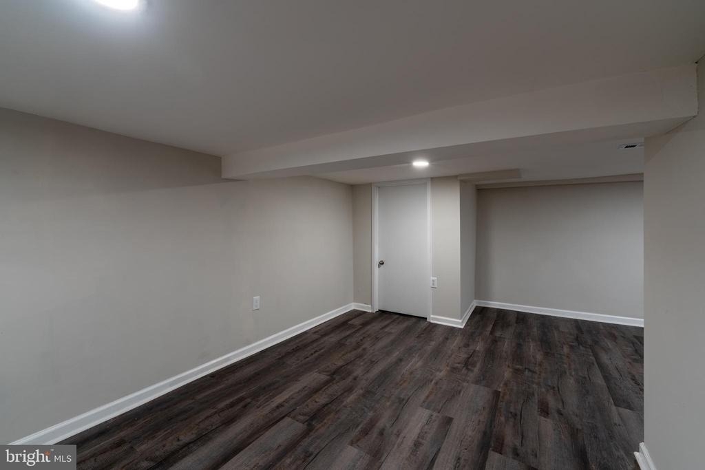 2626 Oswego Avenue - Photo 24