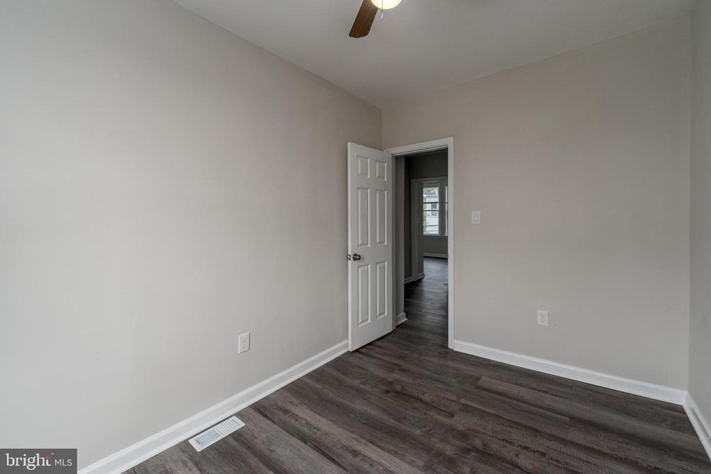 2626 Oswego Avenue - Photo 17