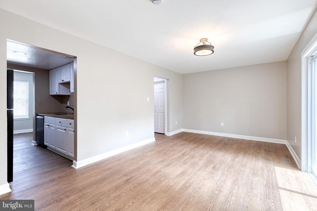 1869 Robin Court - Photo 3