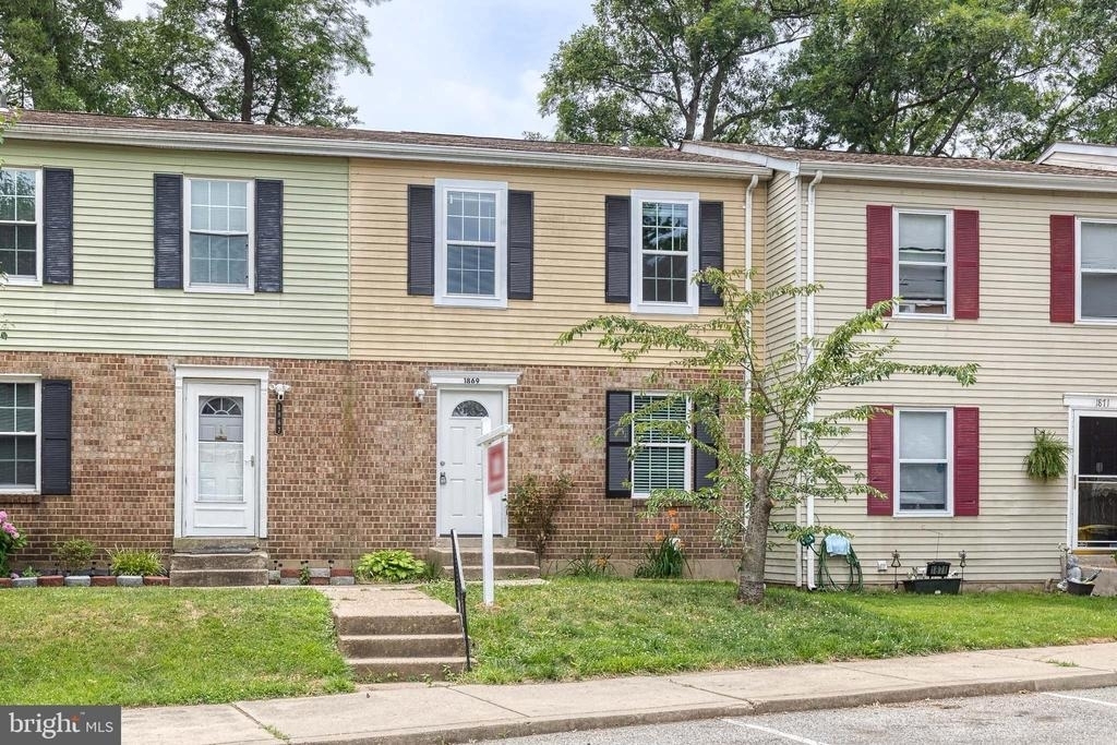 1869 Robin Court - Photo 1