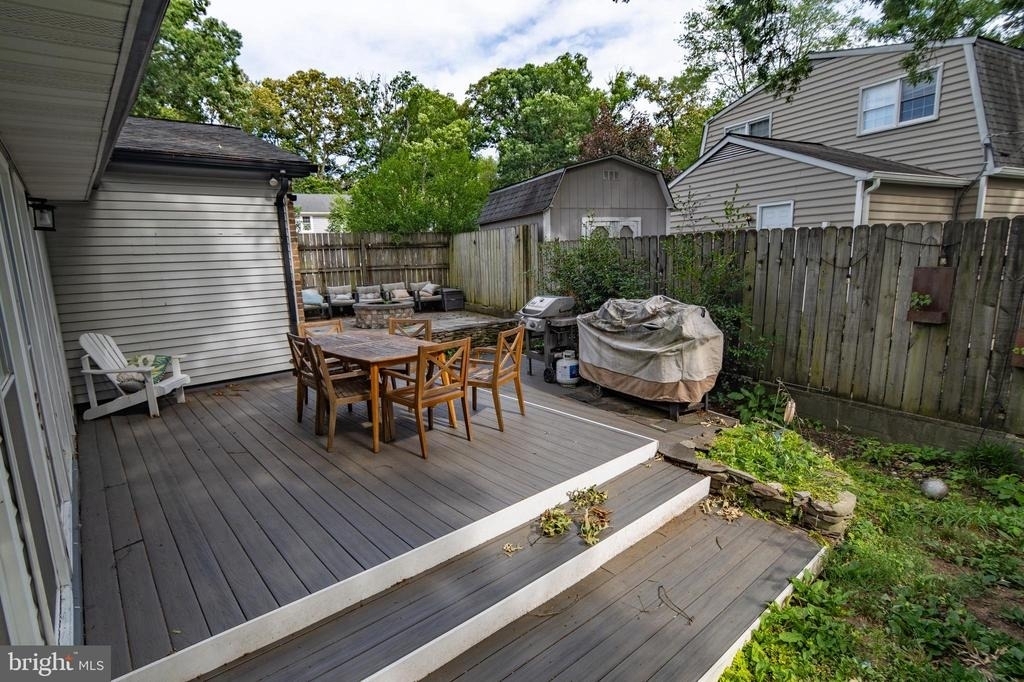 605 Kensington Avenue - Photo 2