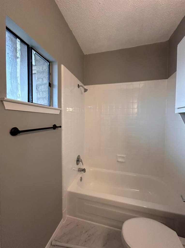 2818 Nueces St - Photo 1