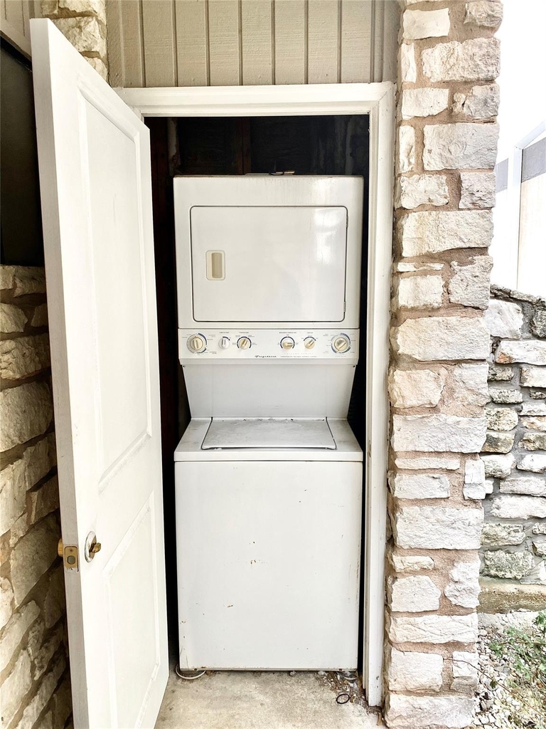 2818 Nueces St - Photo 3