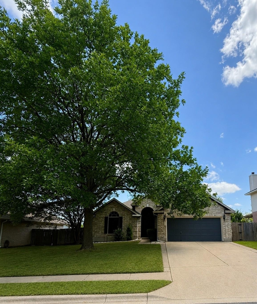 1713 Lantana Dr - Photo 0