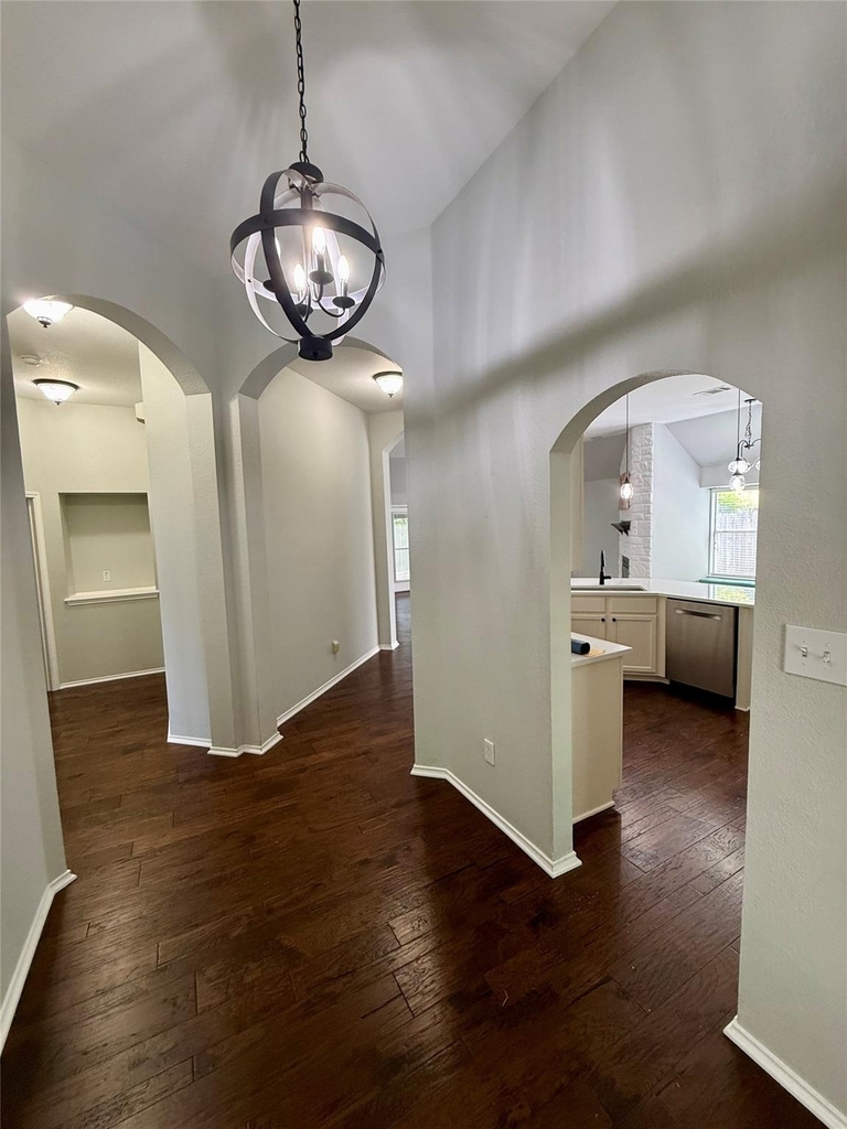 1713 Lantana Dr - Photo 2