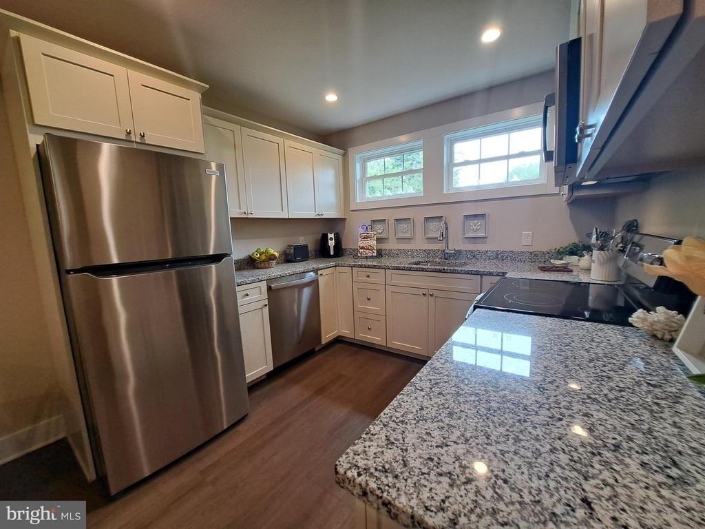 15550 S New Road - Photo 3