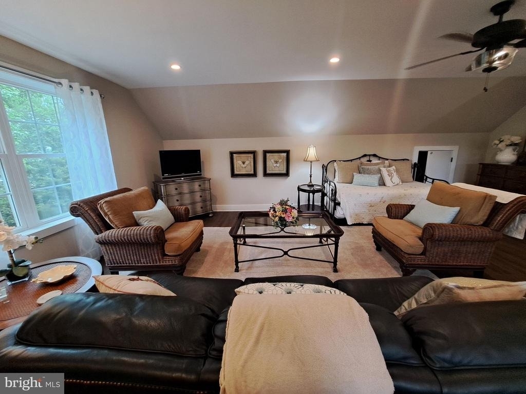 15550 S New Road - Photo 1