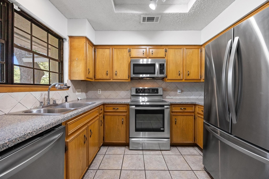 11205 D K Ranch Rd - Photo 10