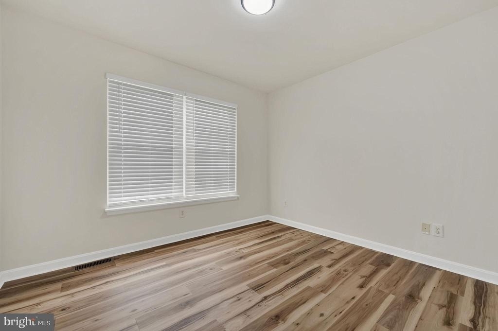 270 Oaknoll Avenue - Photo 12