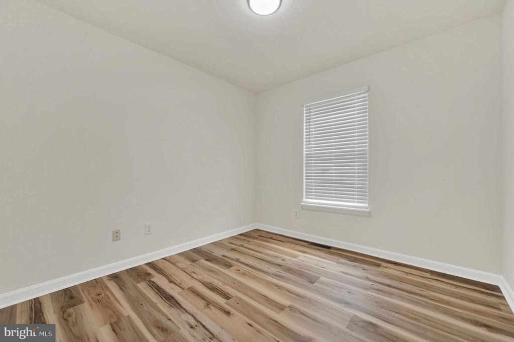 270 Oaknoll Avenue - Photo 13