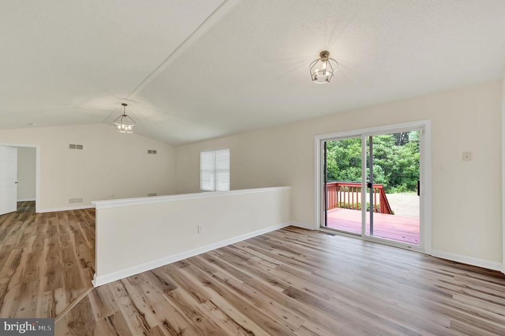 270 Oaknoll Avenue - Photo 8