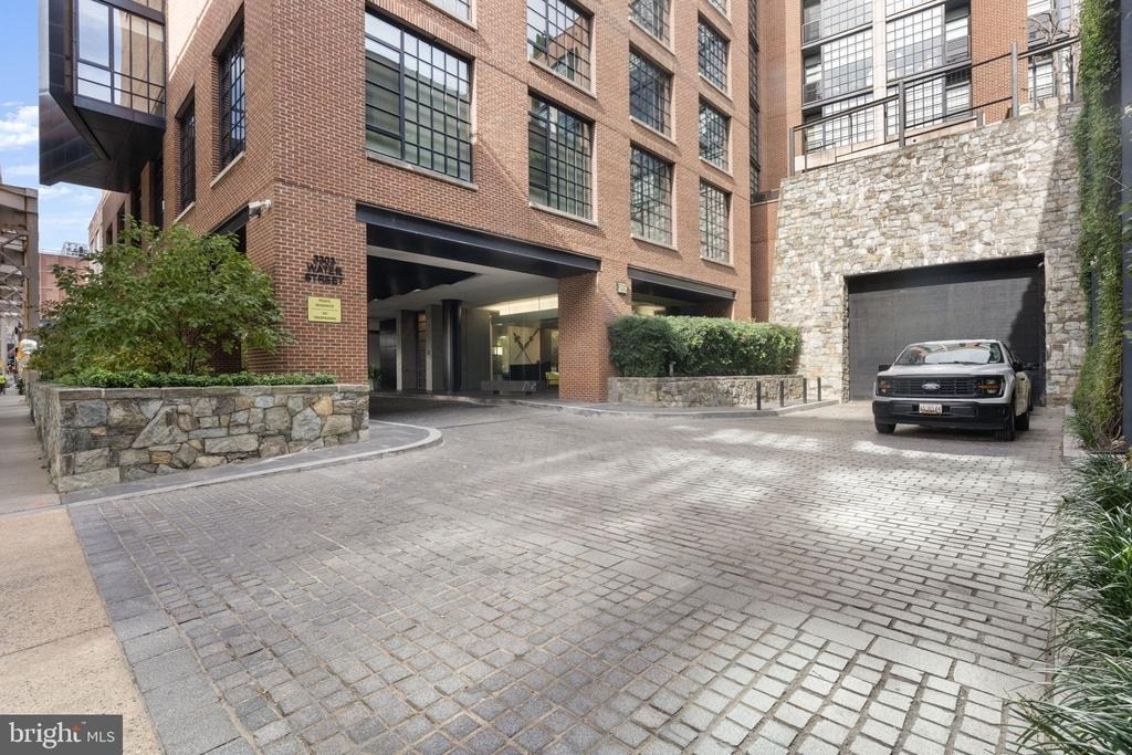 3303 Water Street Nw - Photo 2