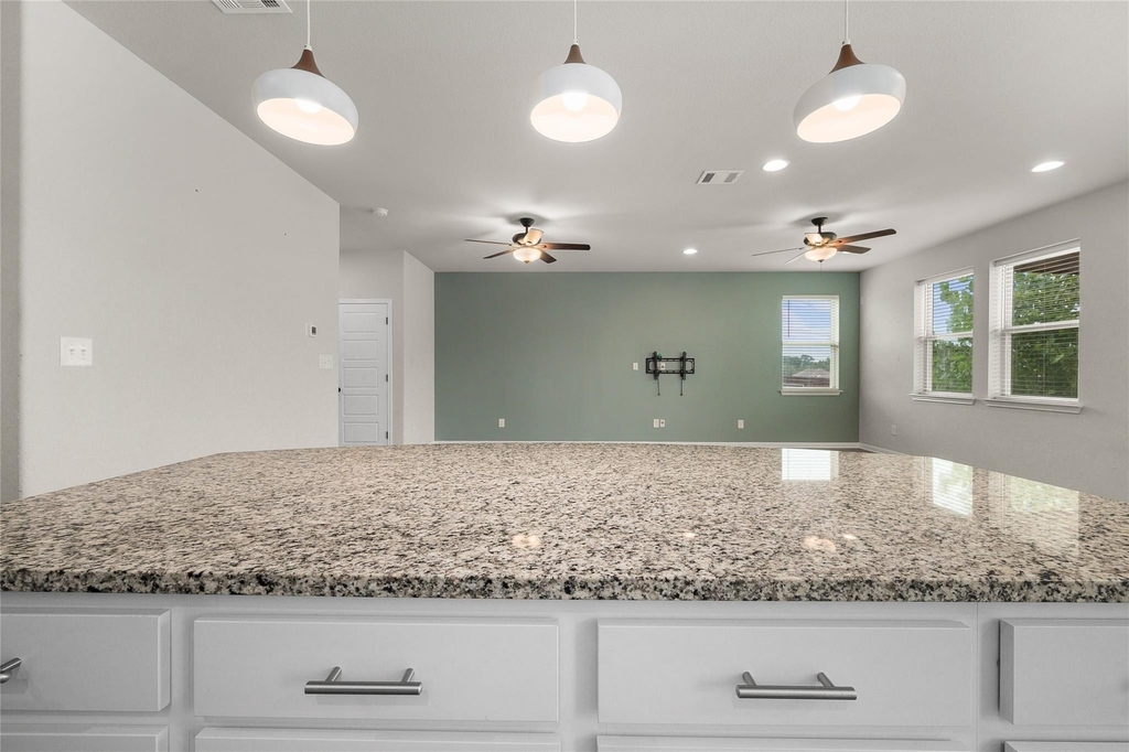 101 Lambert St - Photo 14