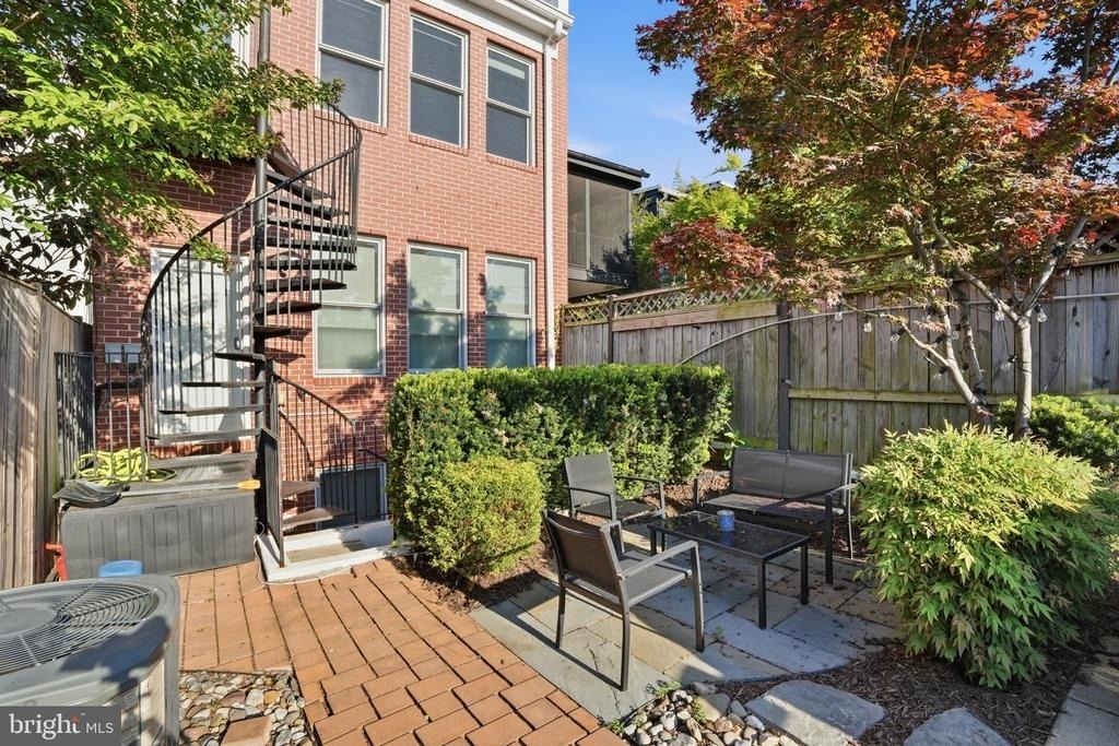 1852 3rd Street Nw - Photo 17
