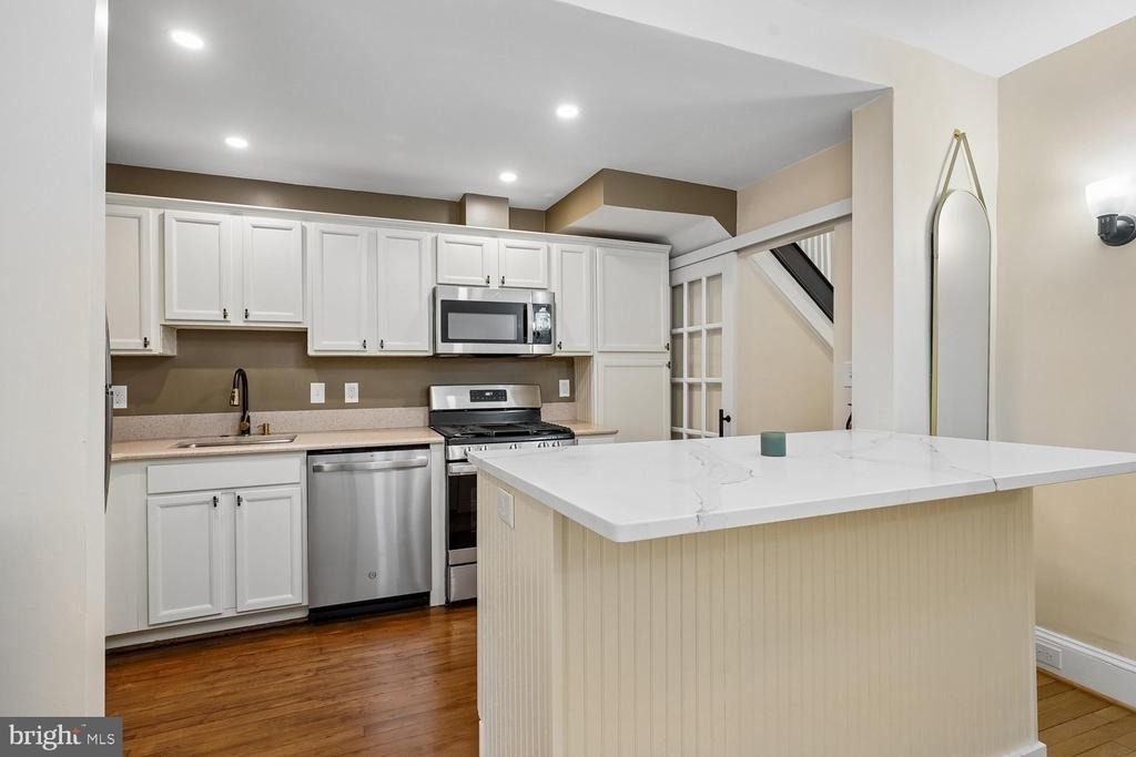 1303 West Virginia Avenue Ne - Photo 3