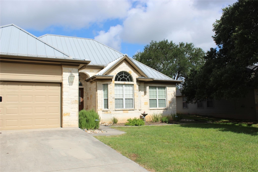 3 Honeysuckle Ln - Photo 0