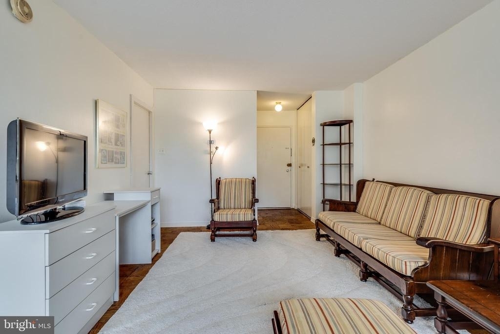 2201 L Street Nw - Photo 6