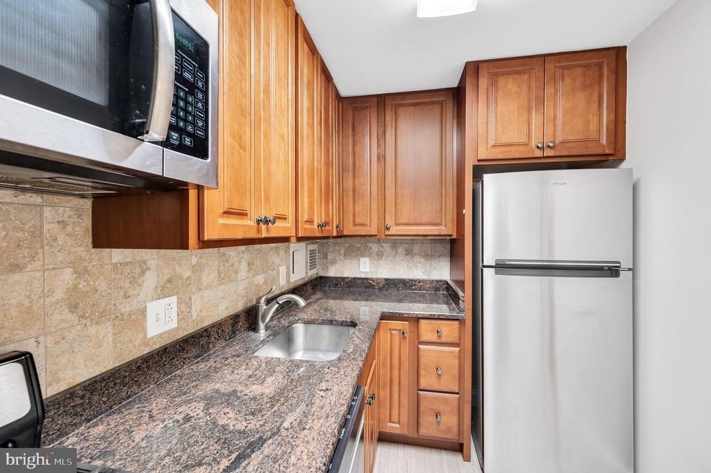 2401 H Street Nw - Photo 7