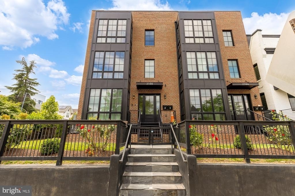 2100 4th Street Ne - Photo 1