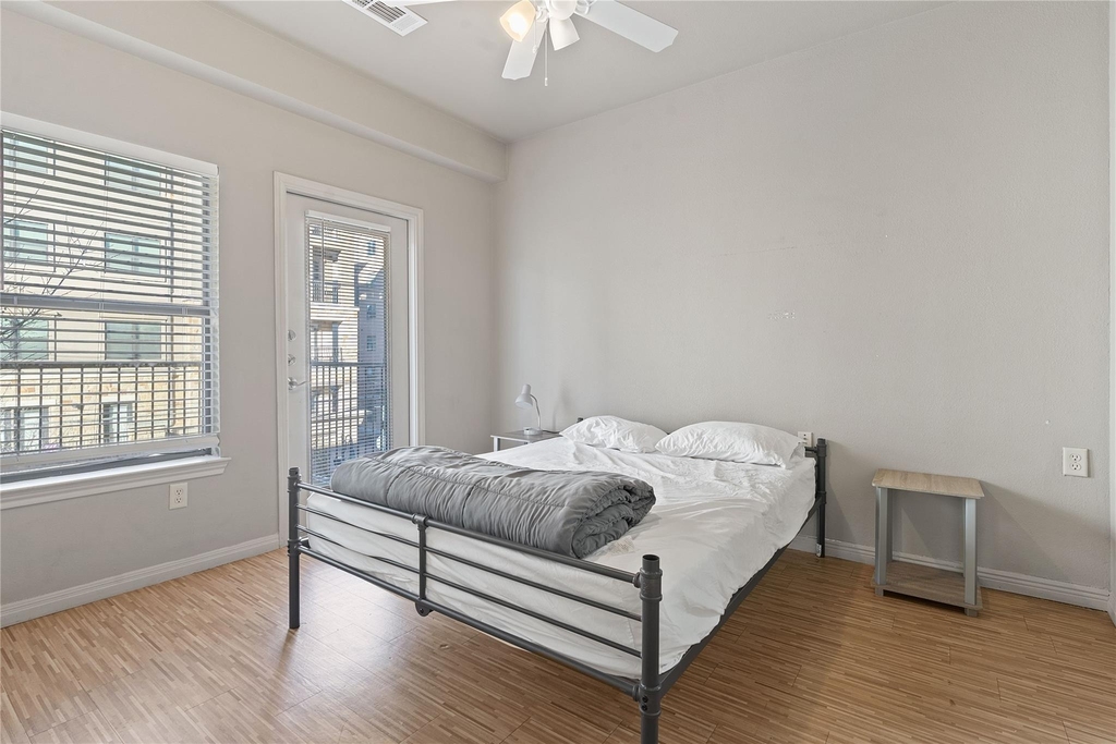 2515 Pearl St - Photo 2