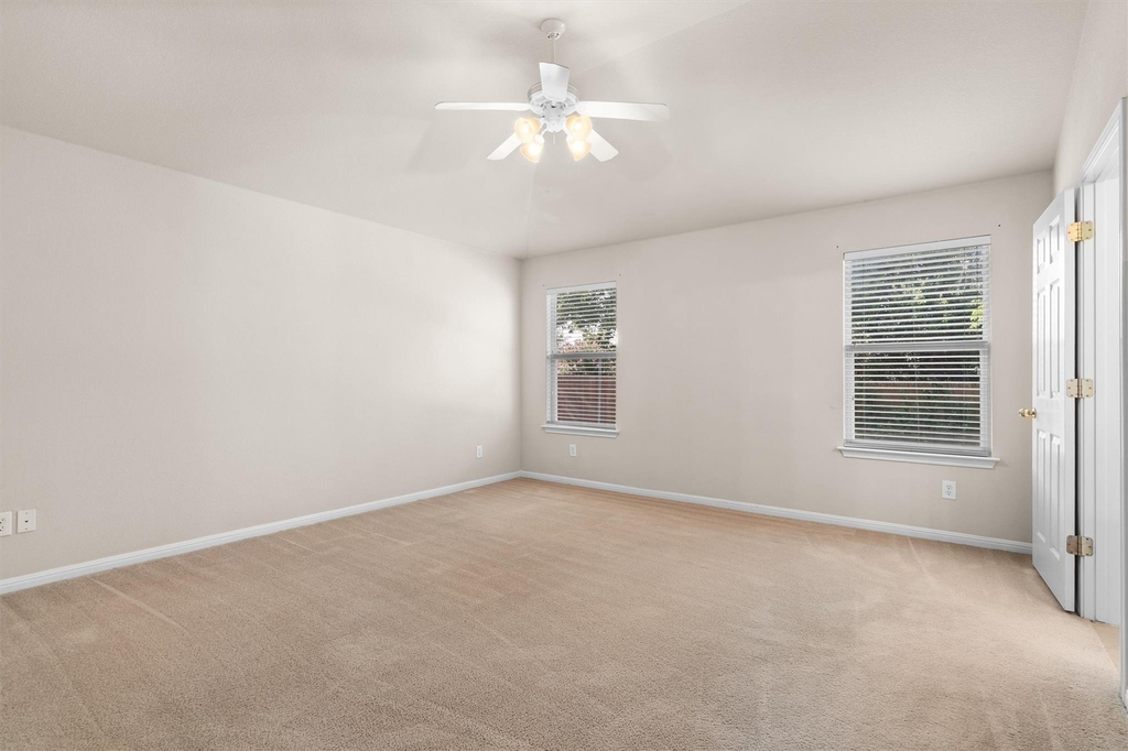 1322 Tumbling River Dr - Photo 11