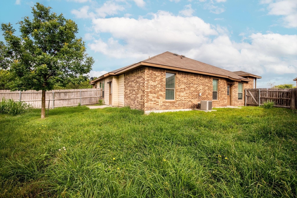 586 Creekside Cir - Photo 16