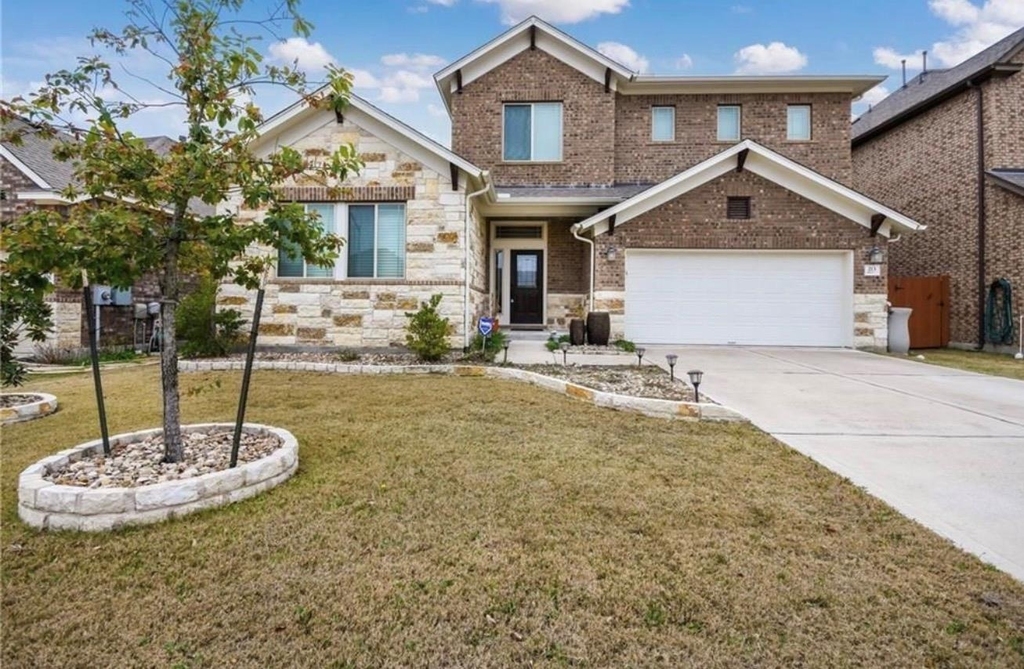 213 Simmons Dr - Photo 0
