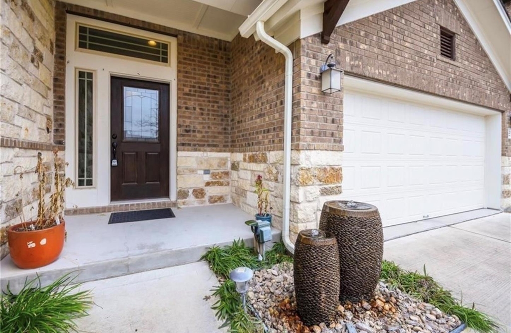 213 Simmons Dr - Photo 3