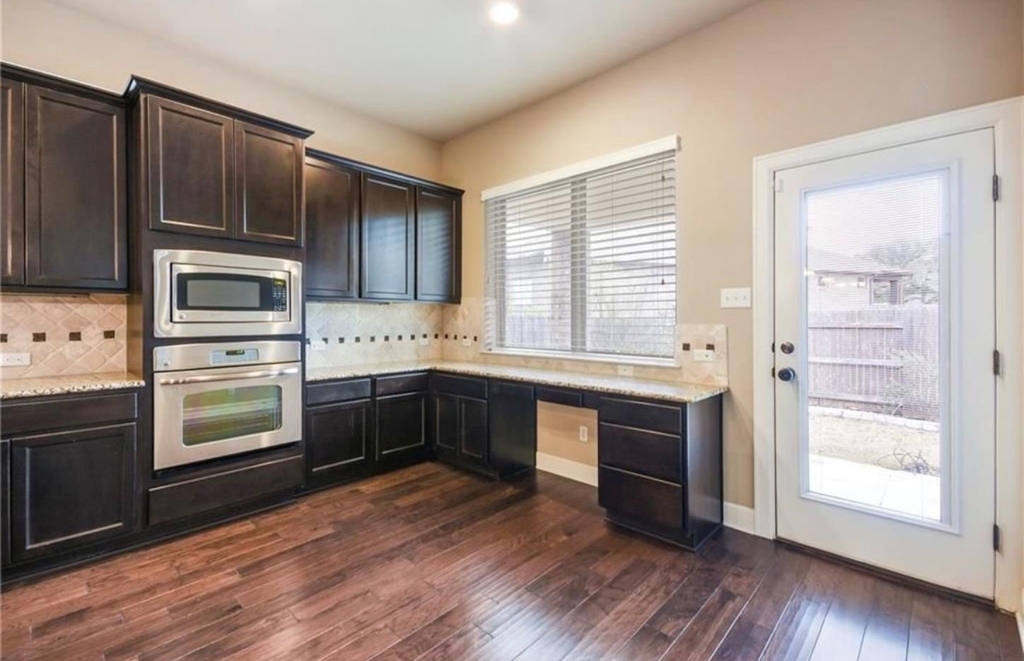 213 Simmons Dr - Photo 13