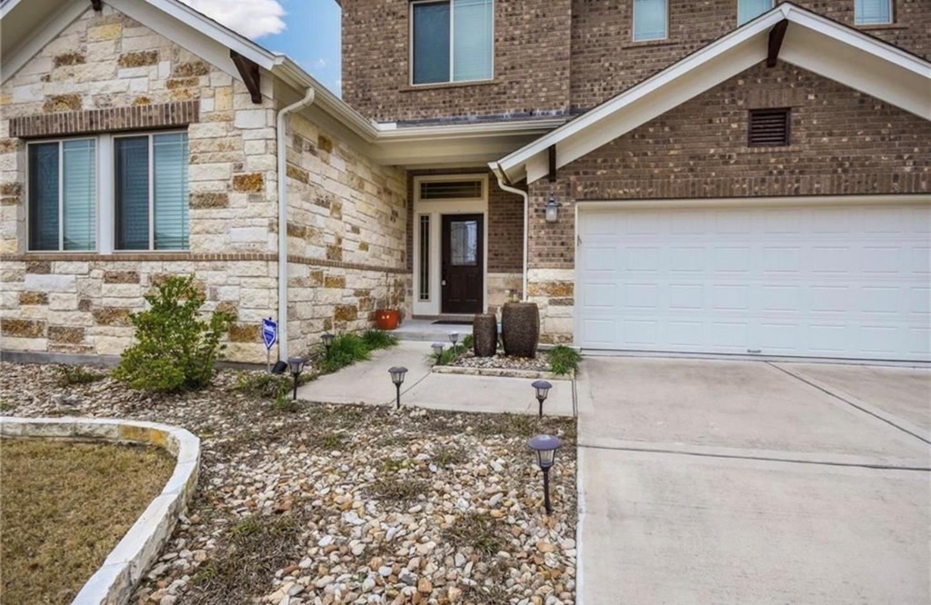 213 Simmons Dr - Photo 2