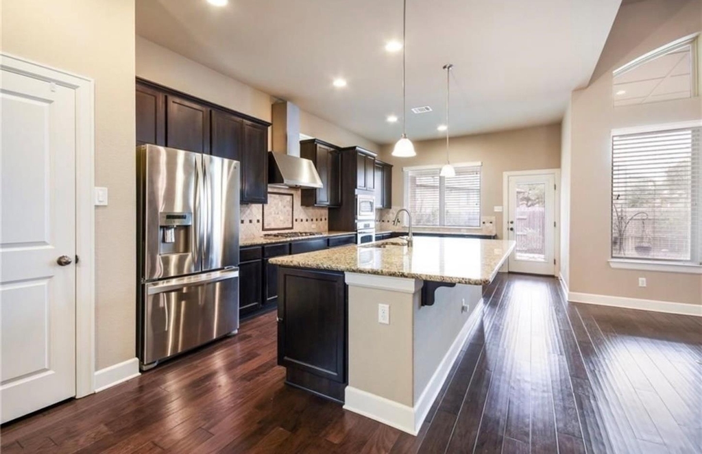 213 Simmons Dr - Photo 8
