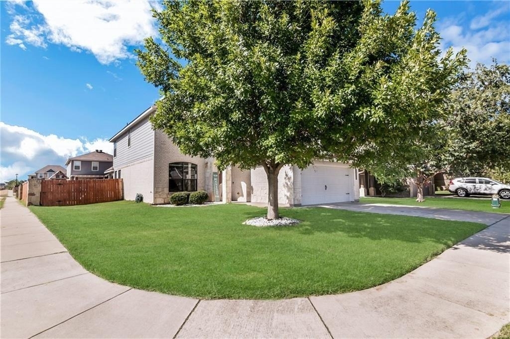 3418 Castleton Dr - Photo 2