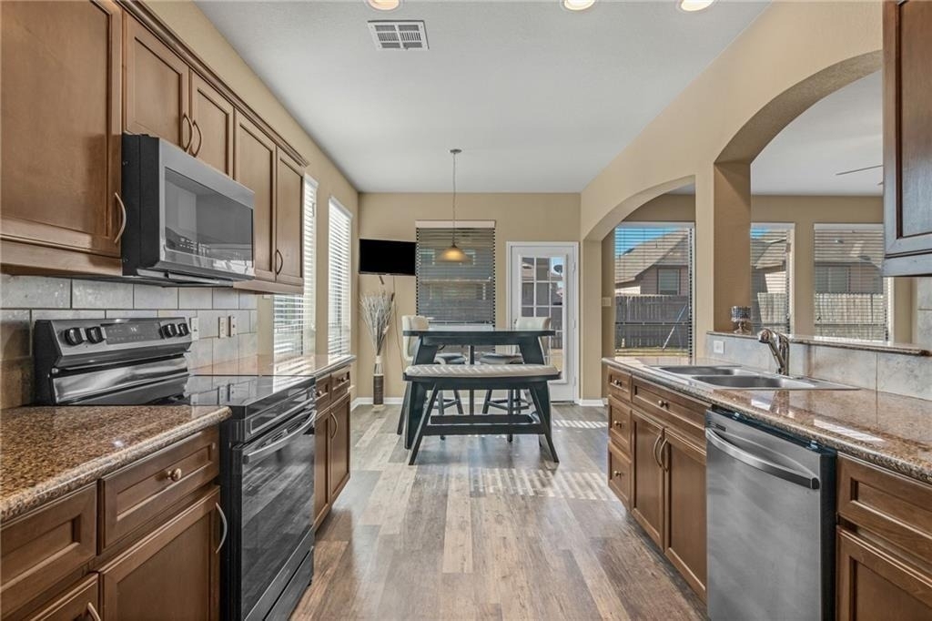 3418 Castleton Dr - Photo 16