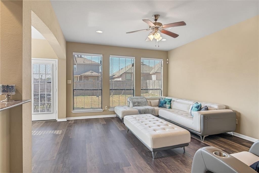 3418 Castleton Dr - Photo 9