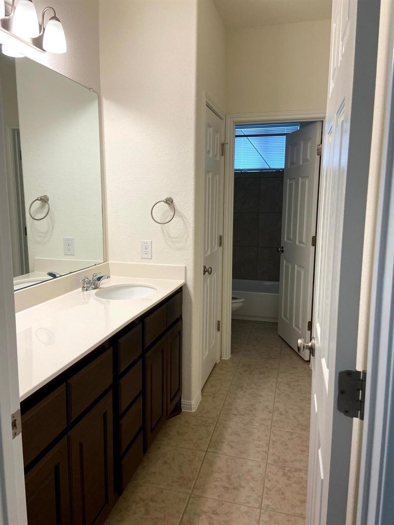 2918 Zelma Dr - Photo 18