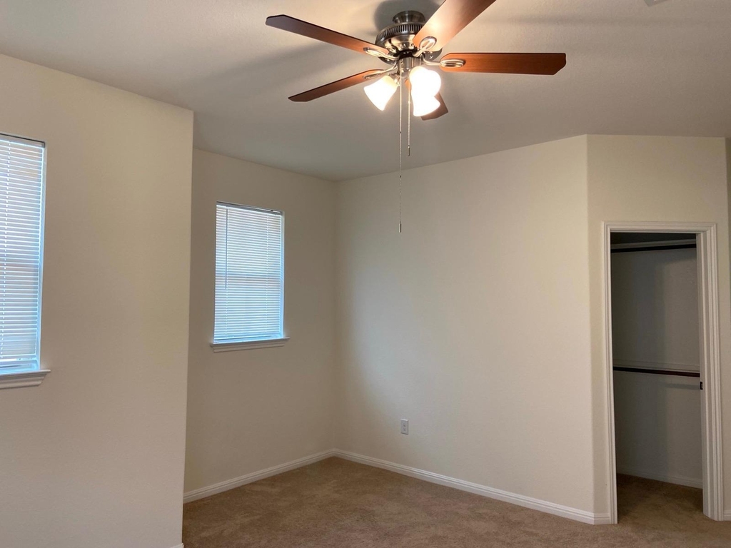 2918 Zelma Dr - Photo 15