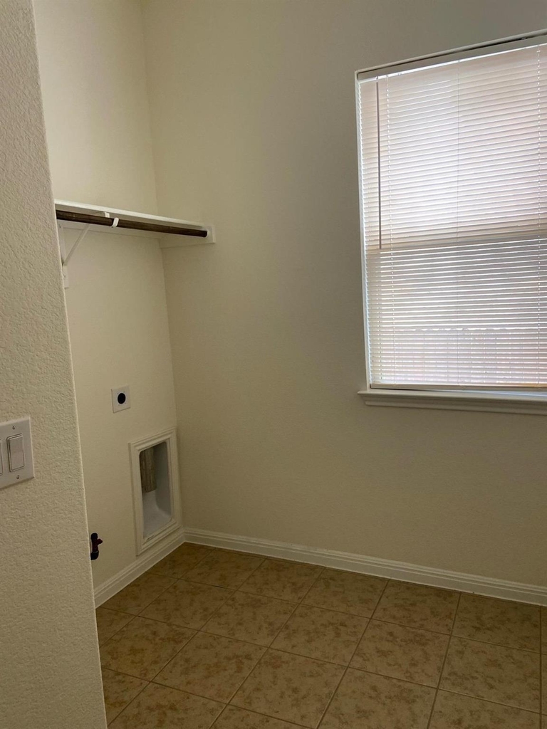 2918 Zelma Dr - Photo 11