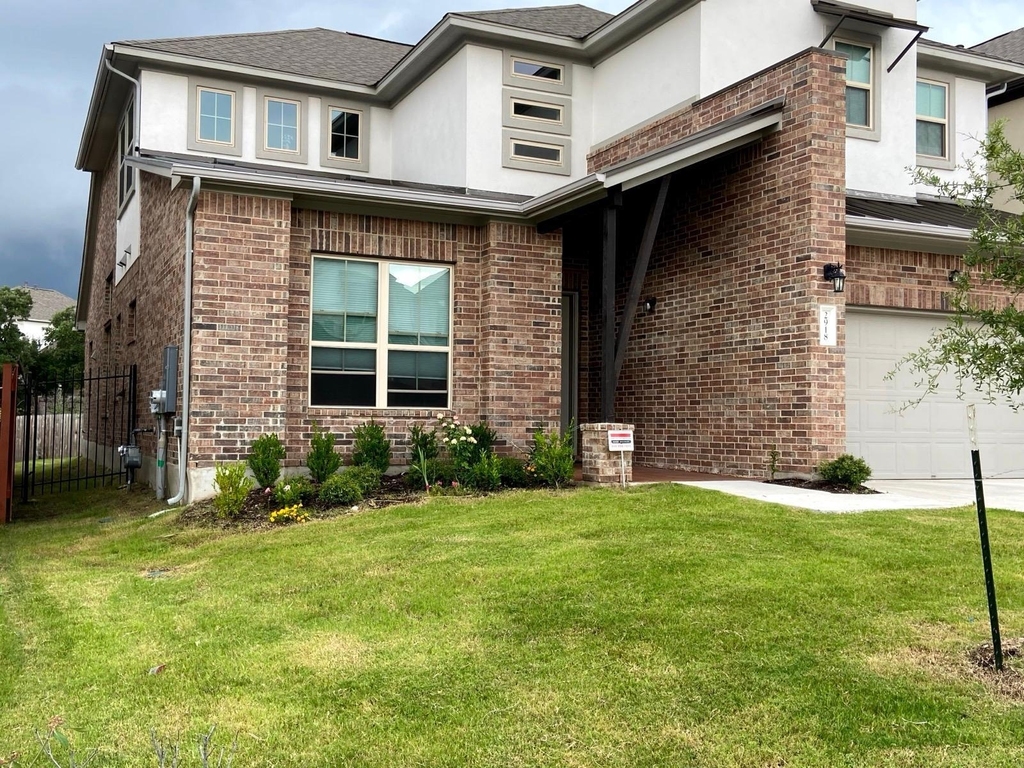 2918 Zelma Dr - Photo 0
