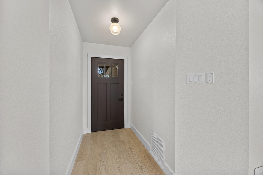 8708 Huebinger Pass - Photo 3