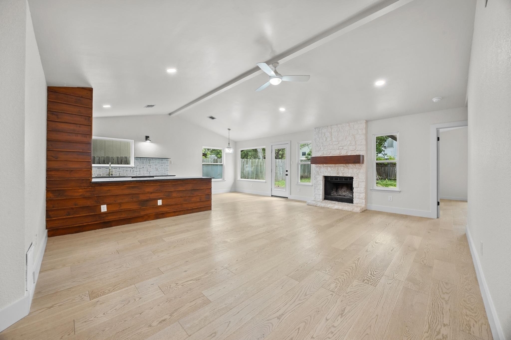 8708 Huebinger Pass - Photo 4