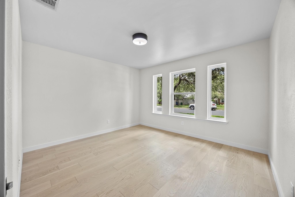 8708 Huebinger Pass - Photo 21