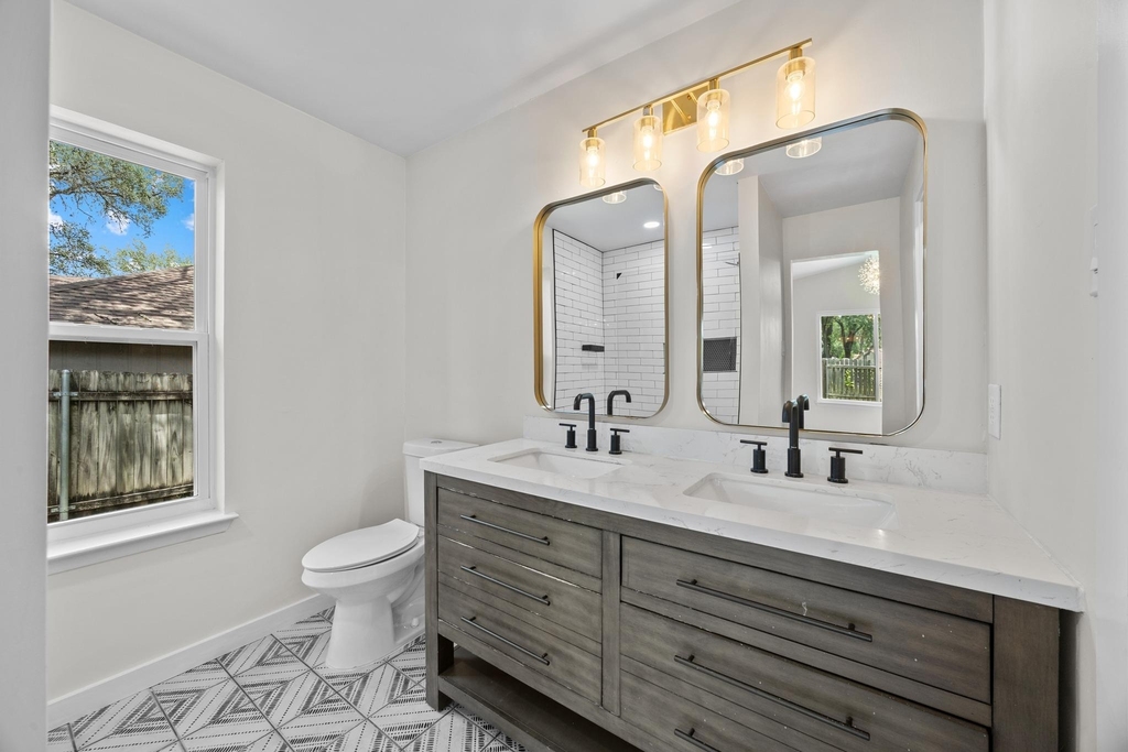 8708 Huebinger Pass - Photo 17