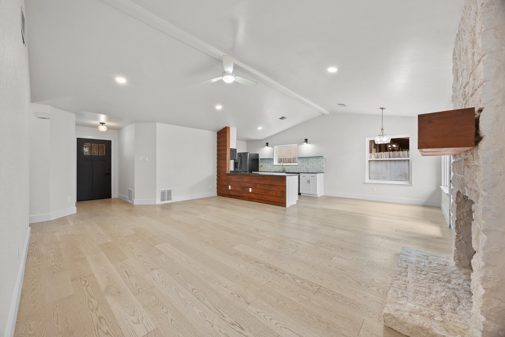 8708 Huebinger Pass - Photo 5