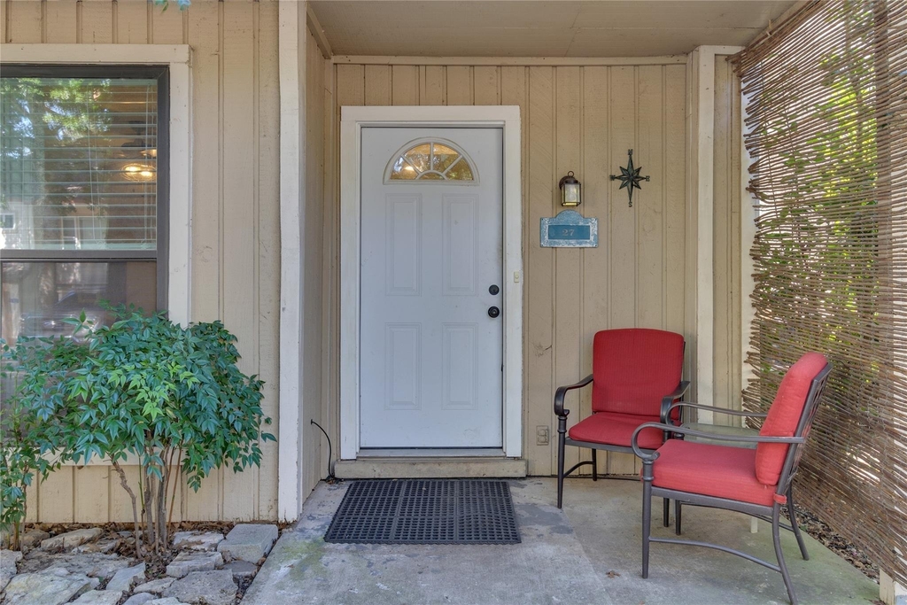 27 Marina Cir - Photo 1