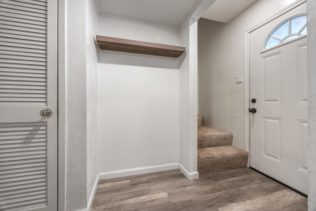 27 Marina Cir - Photo 2