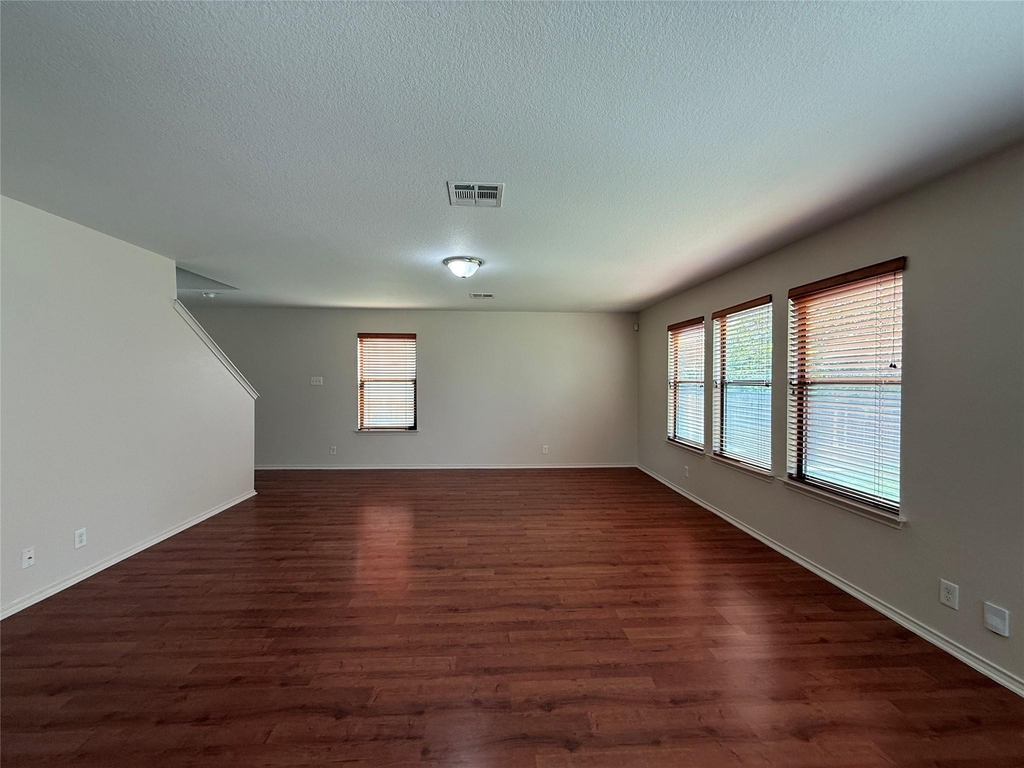 640 New Country Rd - Photo 4