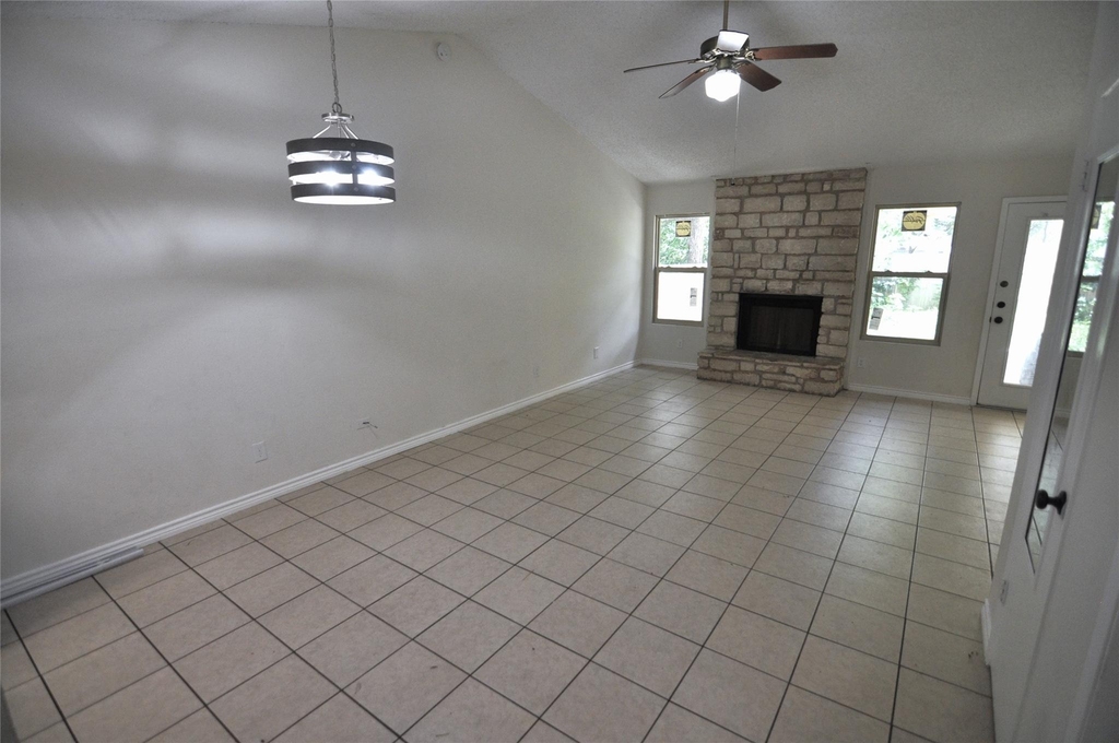 8809 Piney Pt - Photo 3