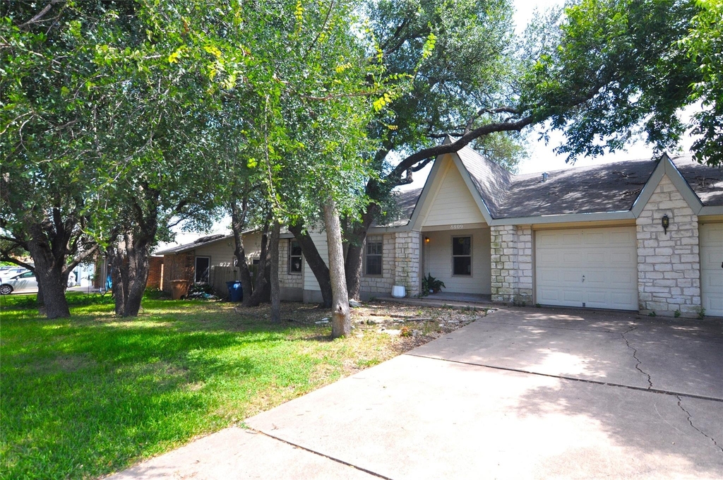 8809 Piney Pt - Photo 0